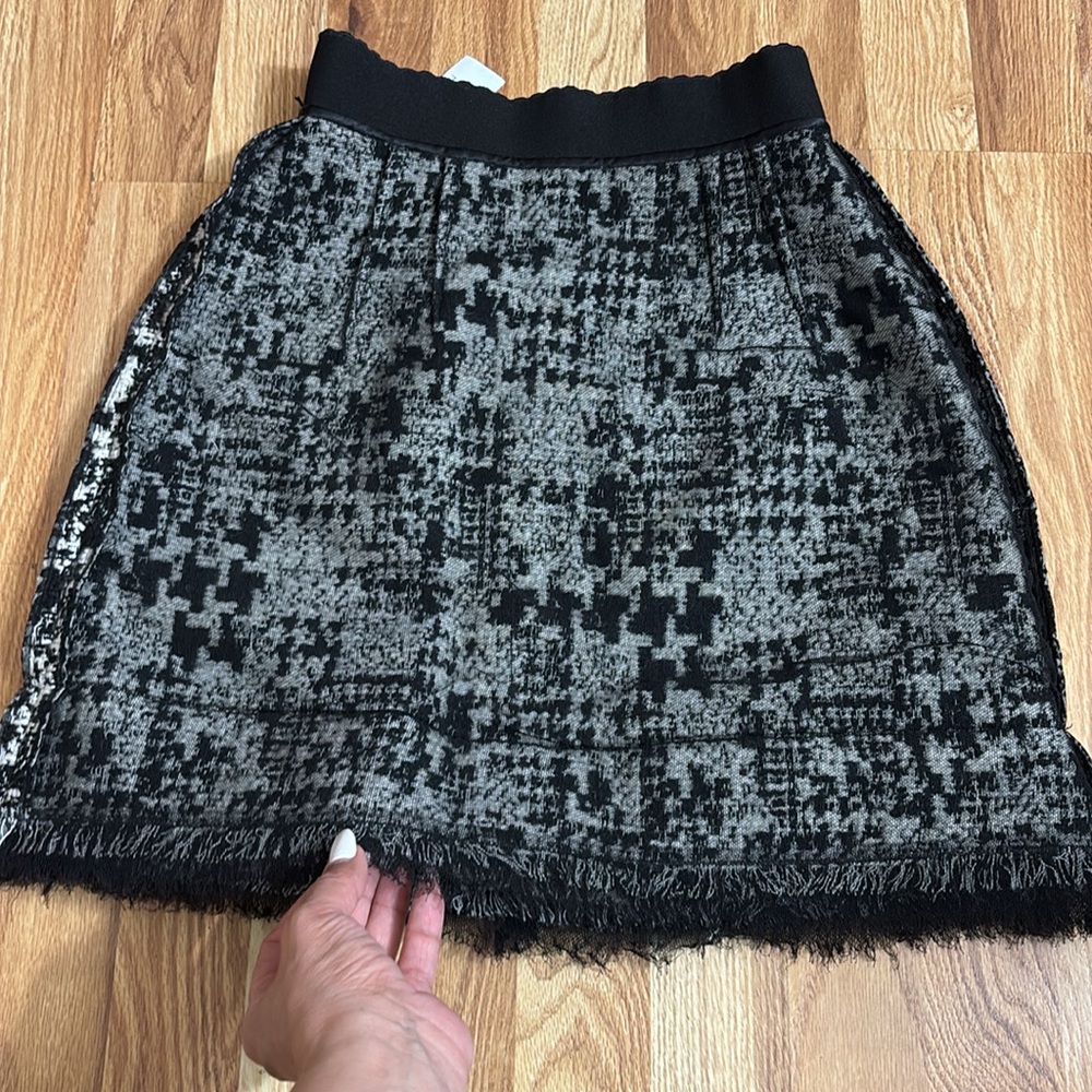 Dolce & Gabbana Black & White A-Line Tweed Short Skirt Size 38/US size2. - Picture 14 of 16